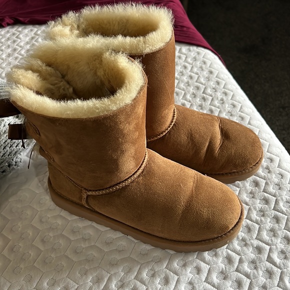 Bailey bow UGGS - Picture 2 of 3